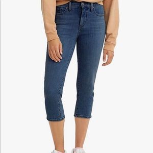 Levi’s 311 Shaping Skinny Capri